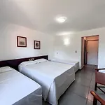 Suiite Com Ar Condicionado, Frigobar E Mesa Para Trabalho. Localizada No Hotel Porto Belo Park, Com Parque Aquatico