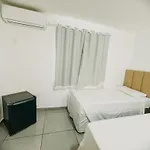 Suiite Com Ar Condicionado, Frigobar E Mesa Para Trabalho. Localizada No Hotel Porto Belo Park, Com Parque Aquatico