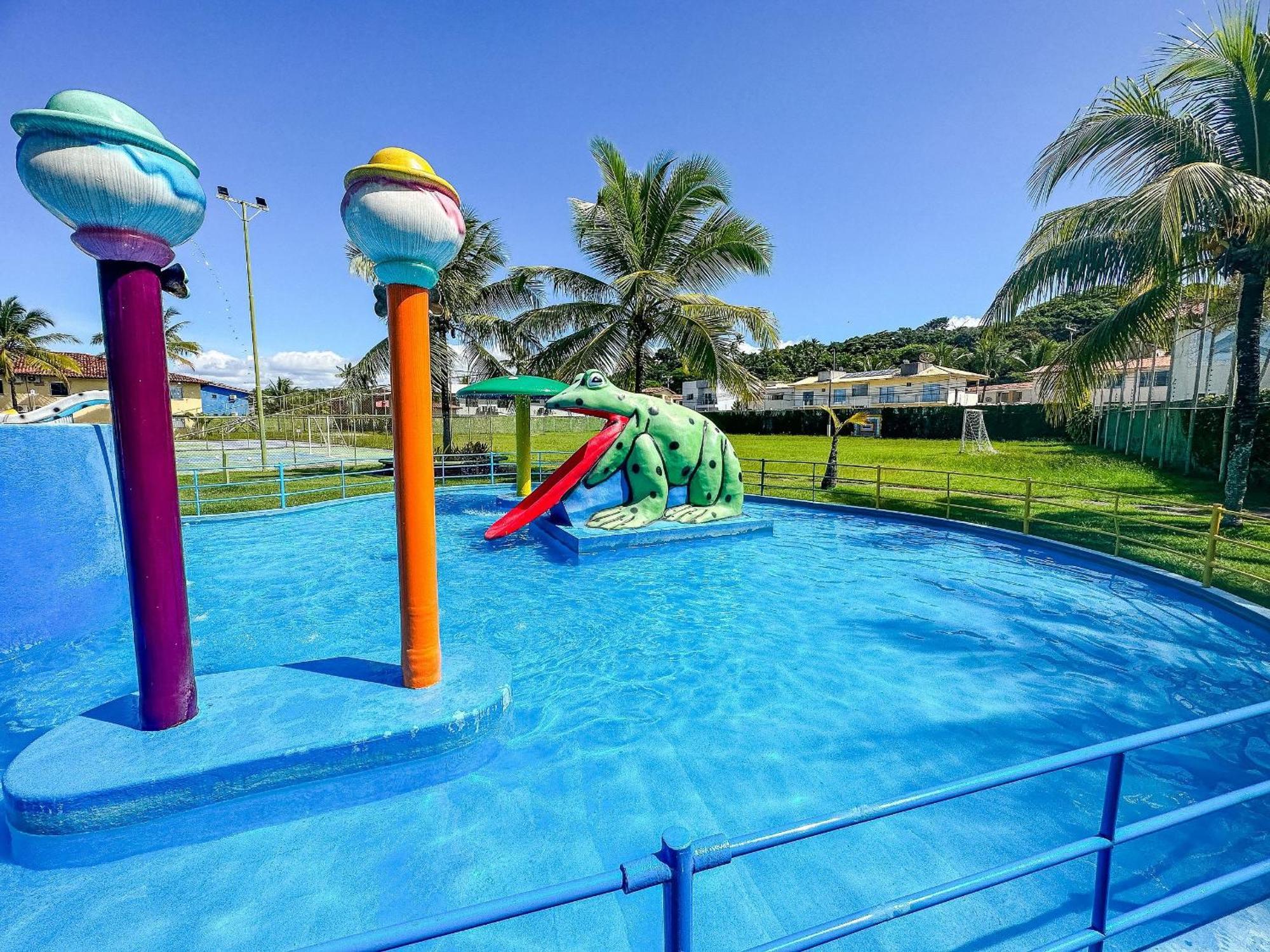 Casa de férias Suiite Com Ar Condicionado, Frigobar E Mesa Trabalho. Localizada No Porto Belo Park, Com Parque Aquatico *