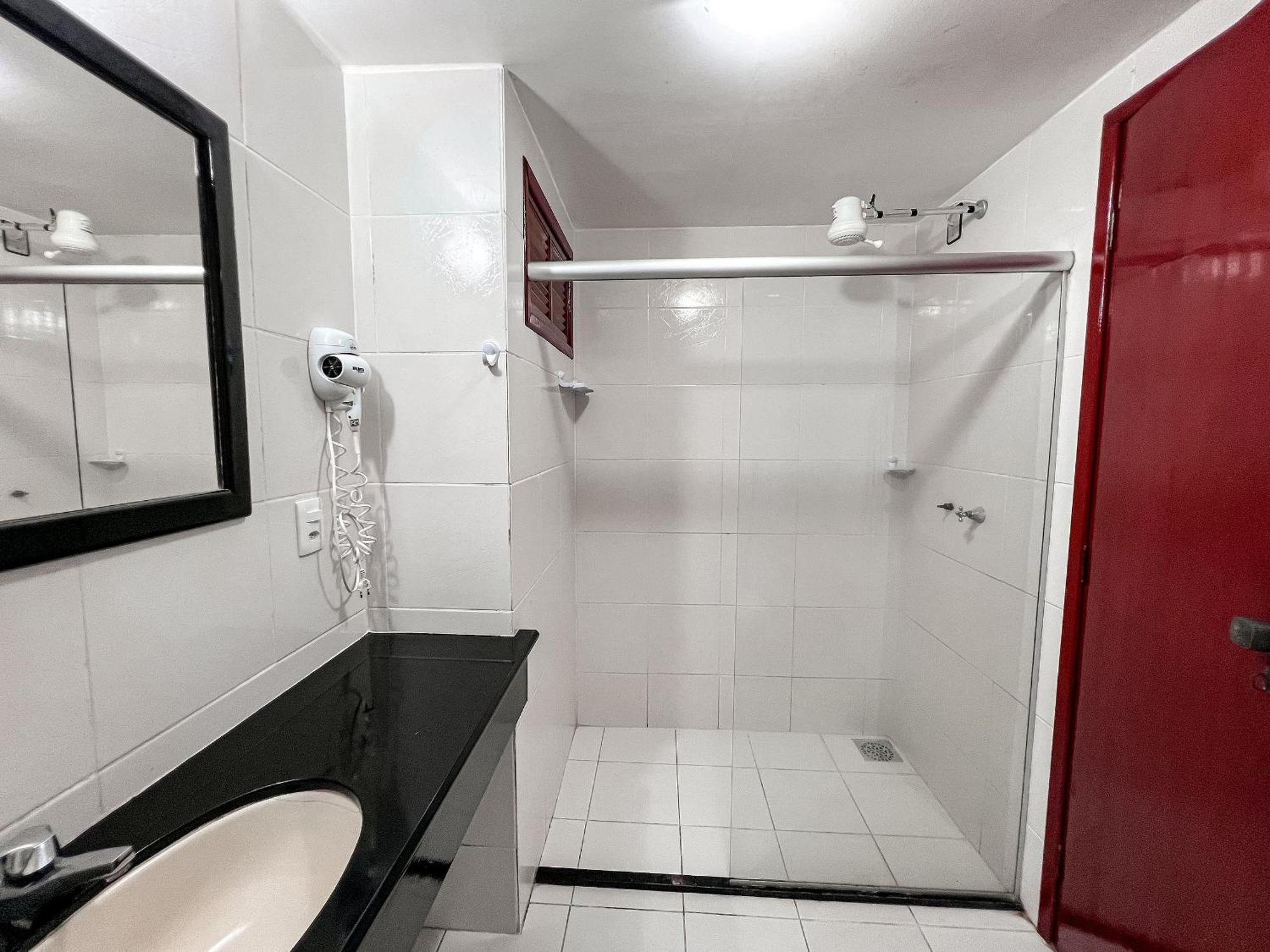 Suiite Com Ar Condicionado, Frigobar E Mesa Trabalho. Localizada No Porto Belo Park, Com Parque Aquatico *