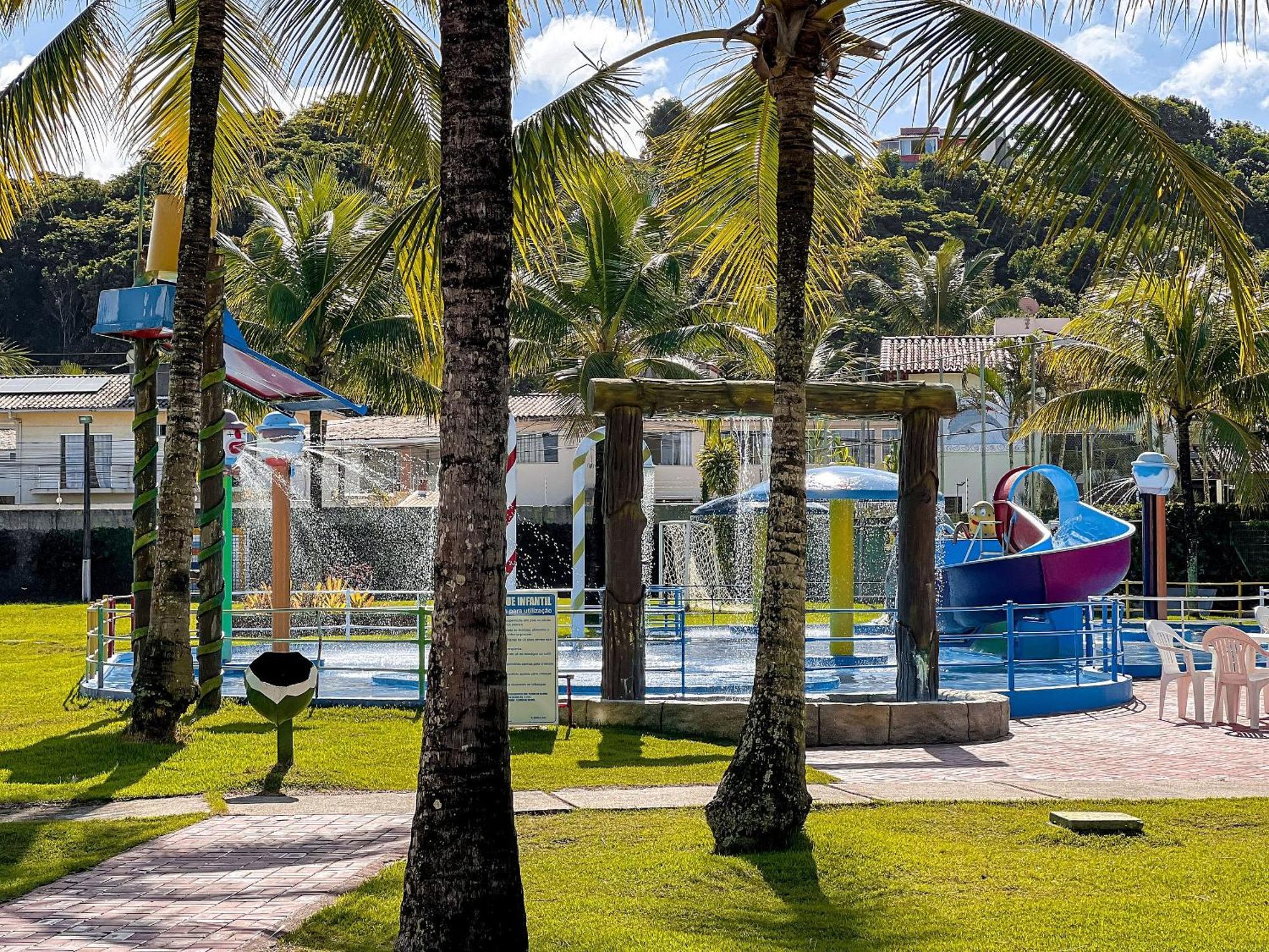 Casa de férias Suiite Com Ar Condicionado, Frigobar E Mesa Trabalho. Localizada No Porto Belo Park, Com Parque Aquatico *
