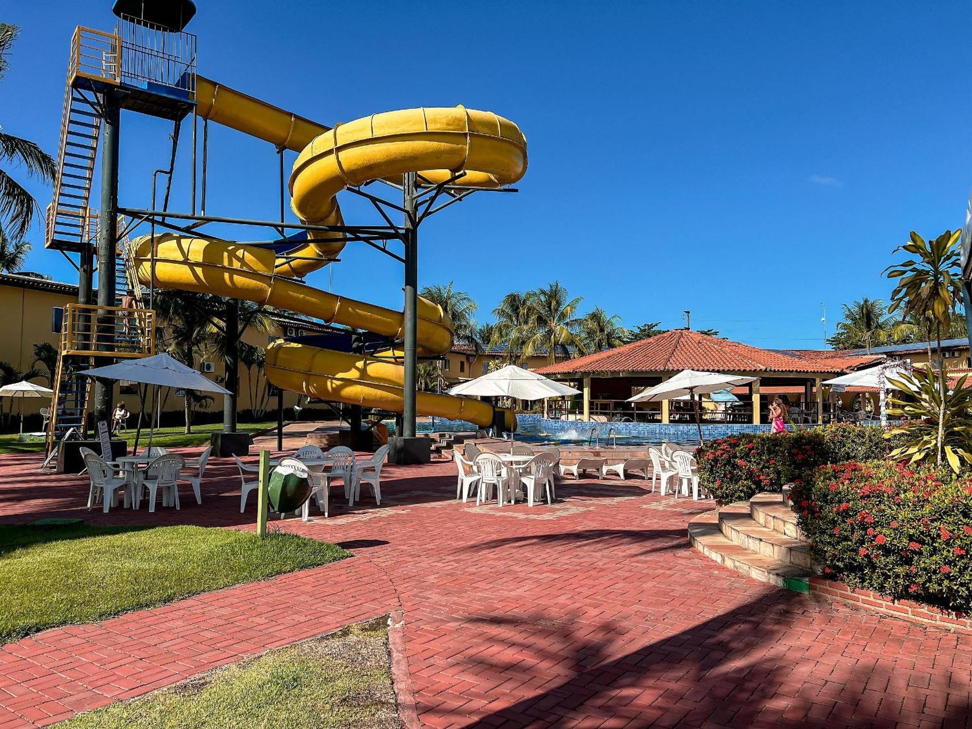 Suiite Com Ar Condicionado, Frigobar E Mesa Trabalho. Localizada No Porto Belo Park, Com Parque Aquatico Porto Seguro